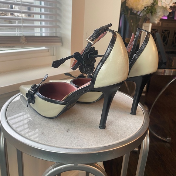 Genuine Leather Gray Vintage Heel with with rose leather strap and trim Size 8 - Picture 5 of 6